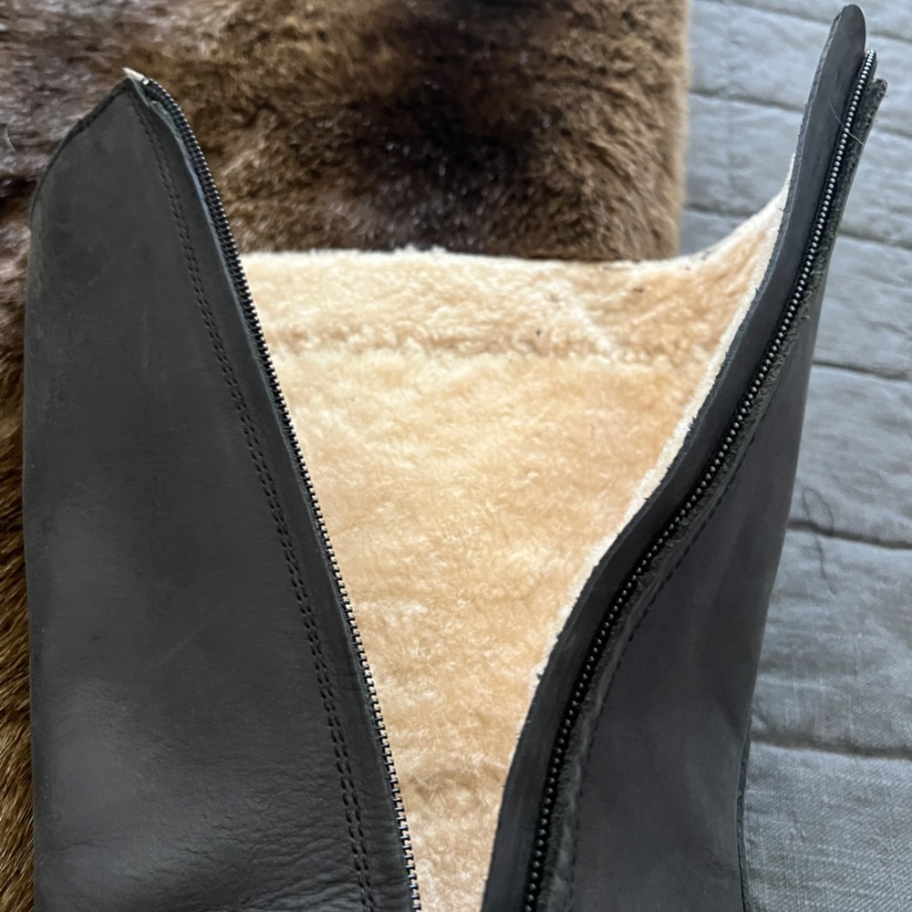 UGG Black Leather Tall Riding Boots with Brown Harness - Picture 5 of 9